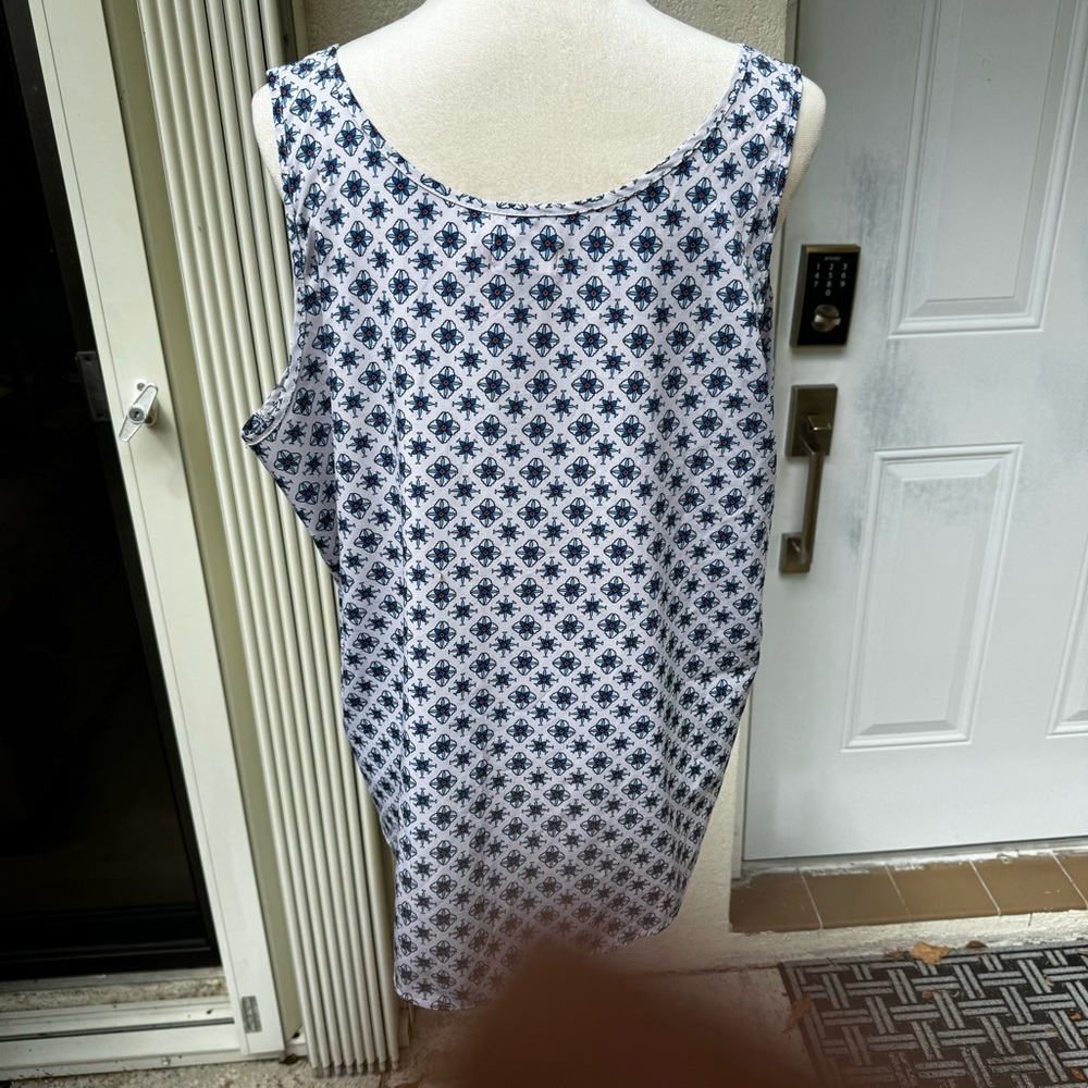 TIME & TRU.‎ Blue medallion print. Sleeveless. Size 2XL. - Picture 3 of 8